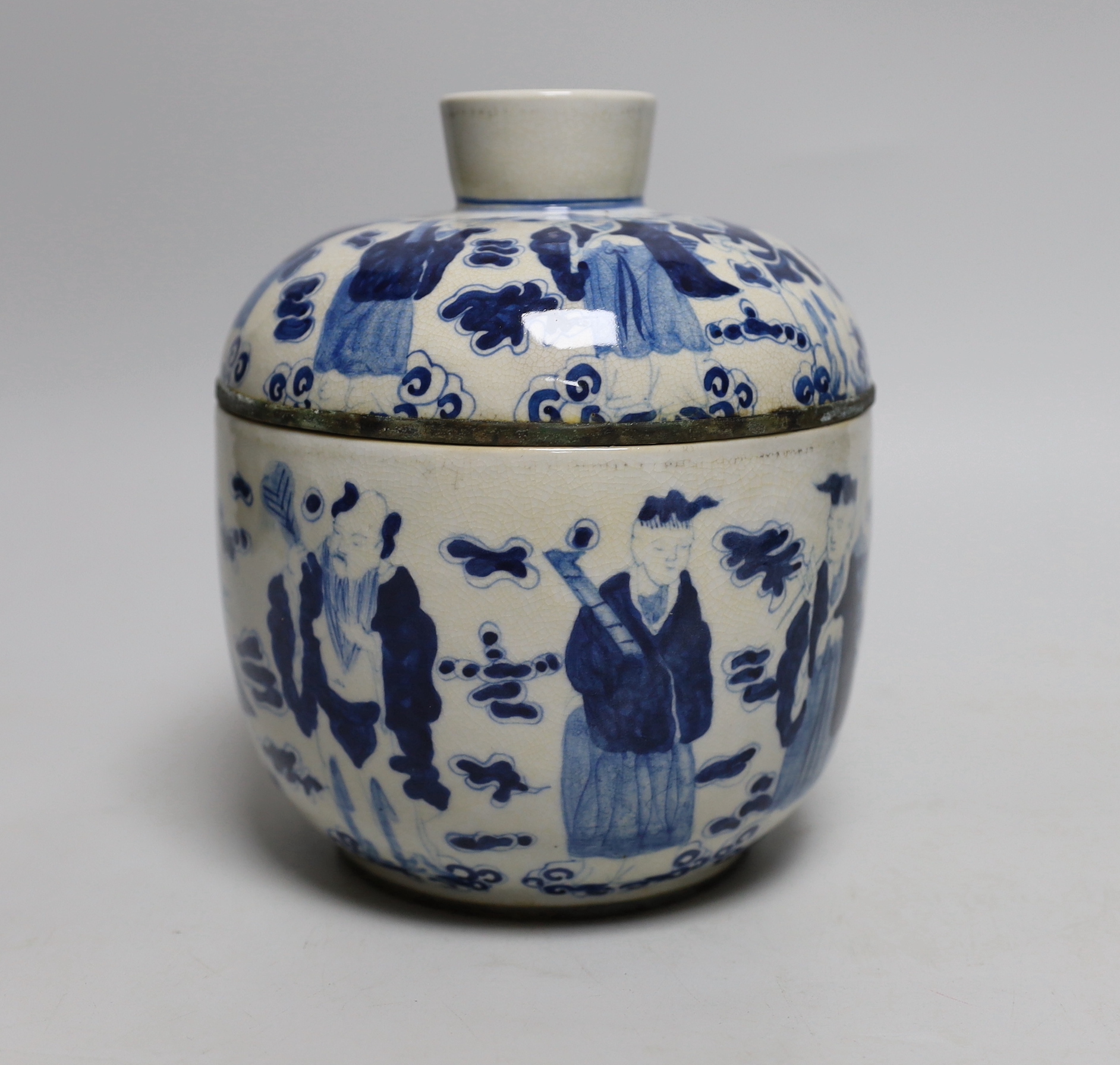 A 20th century Chinese jar and cover with 8 immortals, 18cm